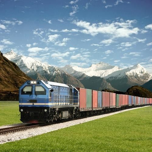 Train embarquant la ligne ferroviaire de Chine au fret ferroviaire international exprès de l'itinéraire FCL de l'Europe ou de LCL