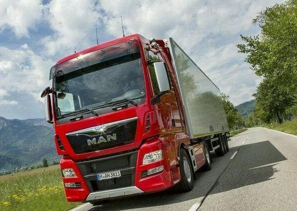 Taxe DDP Jusqu'à la Porte Camion Conteneur Camion Commercial Expédition Chine Yiwu Vers Espagne De Chine Vers Europe